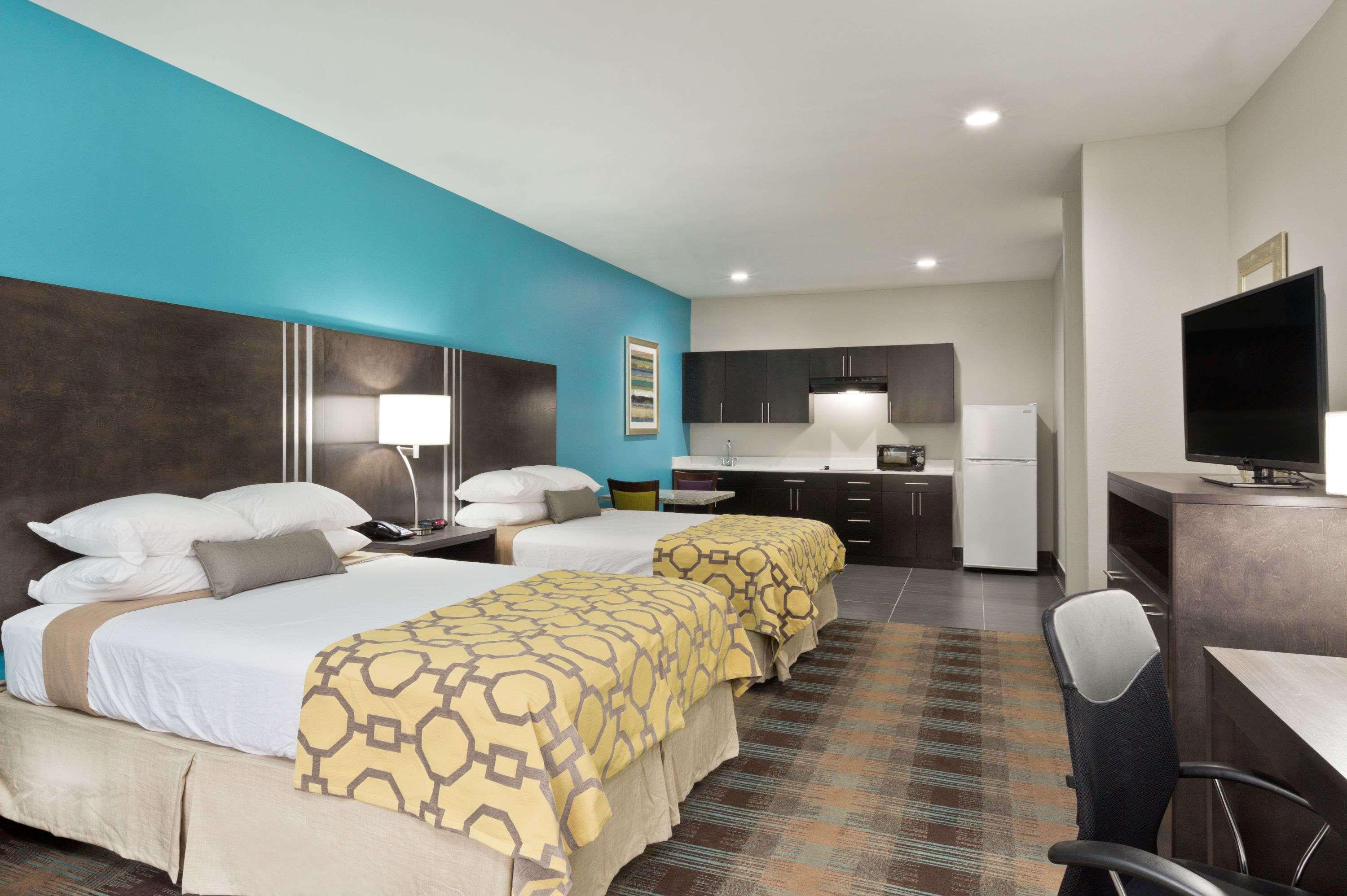 Baymont By Wyndham Bryan College Station Hotel Екстериор снимка