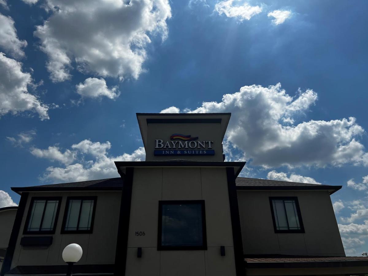Baymont By Wyndham Bryan College Station Hotel Екстериор снимка